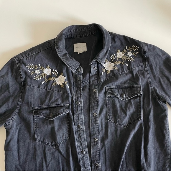 American Eagle Black Western Style Shirt with Floral Embroidery - Picture 2 of 7
